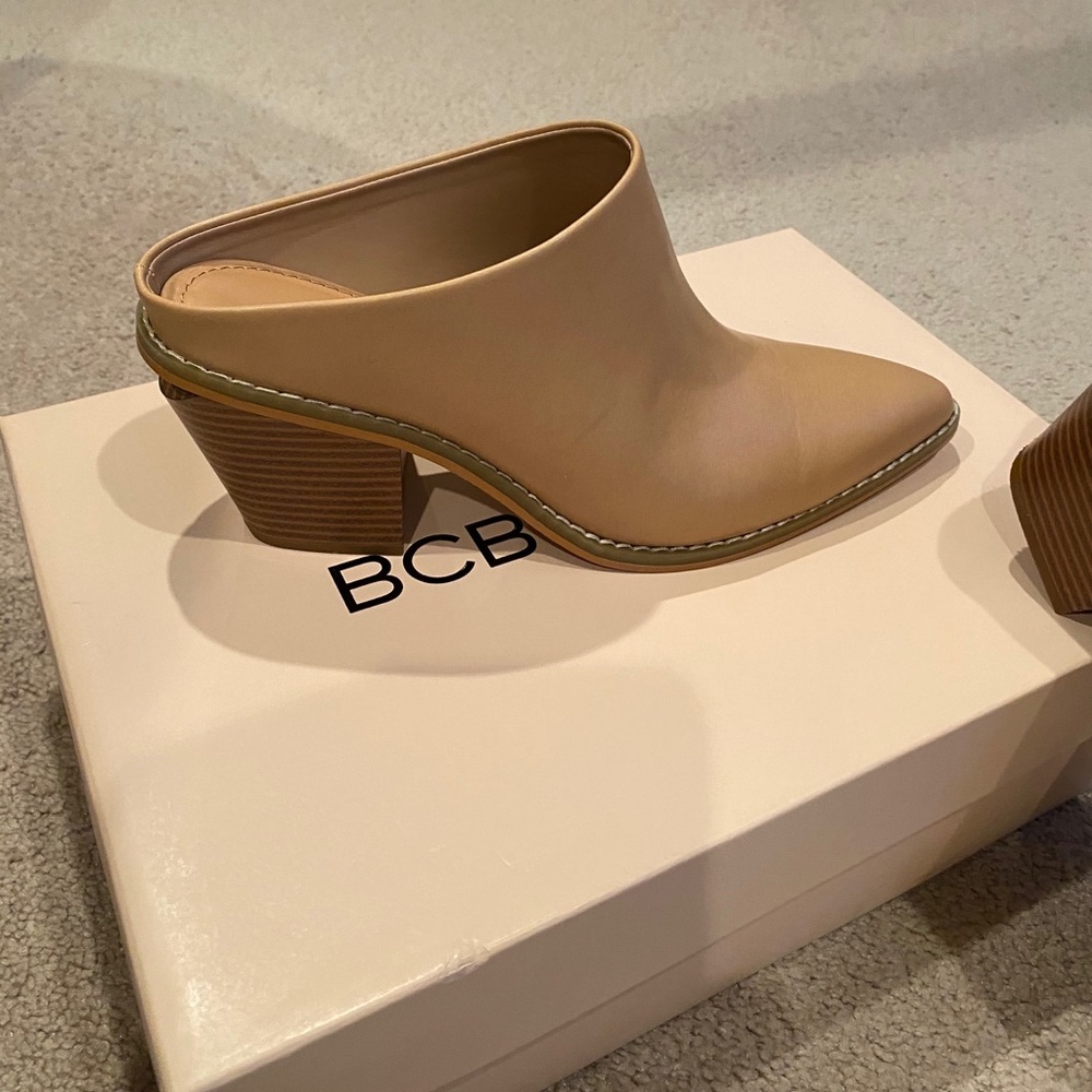 BCBG Demi mule nude 8.5